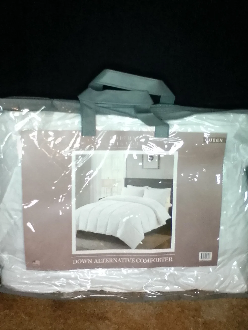 Down Alternative Comforter - White Size Queen New
